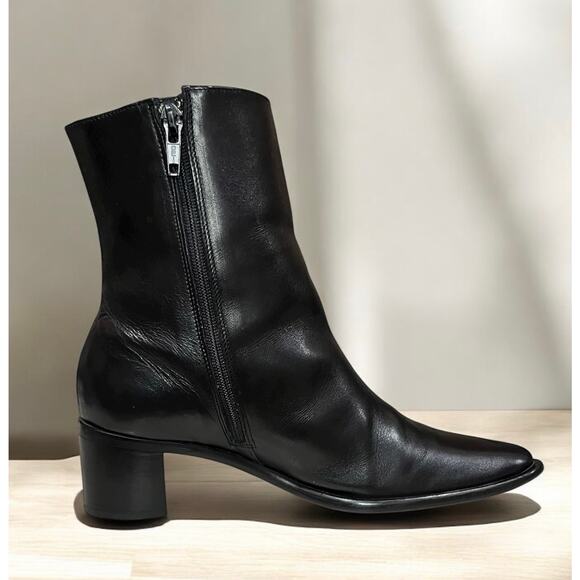 Vintage Coach J724 Evonne Leather Ankle Boot Size 6B - Picture 2 of 10